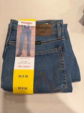 Wrangler Men’s  size waist 32 and length 30 classic blue jeans